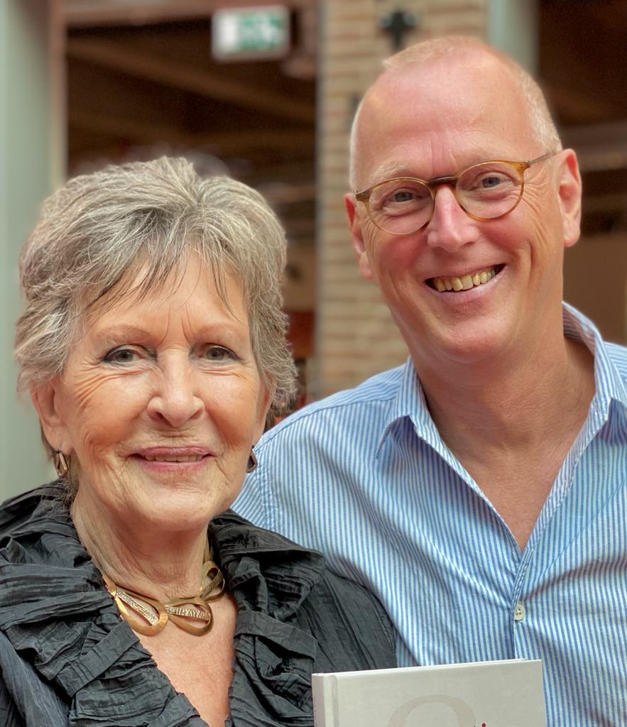 Dick Kits & Dr. Anneka van der Plaats, samen brachten zij het boek ‘De dag door met dementie uit’